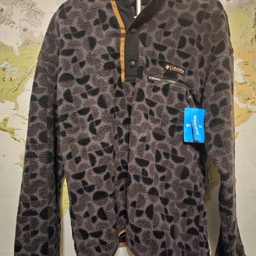 Columbia Men's Black and Gray Leopard Fleece Jacket